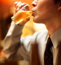 適度な飲酒でうつ病を予防　ワインを飲むとリスクが32%減少