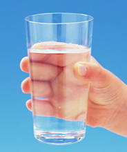 食事前に水を2杯飲むだけで体重を減らせる　体重が4kg以上減少