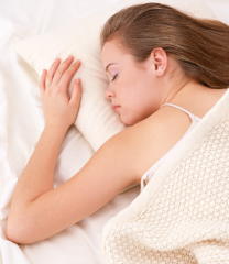 休日の寝過ぎが体調不良の原因に　休日明けの「社会的時差ぼけ」を解消