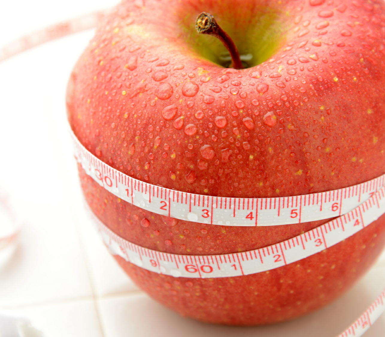 「リンゴ型肥満」はやはり怖い　ゲノム検査で内臓脂肪リスクを予測	