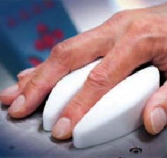 採血なしに血糖値を測定する技術を開発　最先端レーザー技術を応用