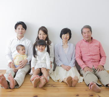 高齢者独居が4人に1人に　進む未婚・少子化　日本の世帯数の将来推計