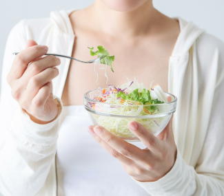 野菜を食べると体重が減りやすい　日本人5万人超を調査　果物の食べ過ぎには注意